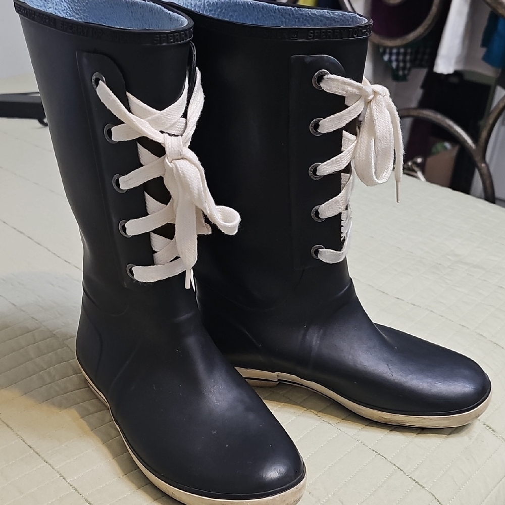 Black Lace-Up Women's Boots
